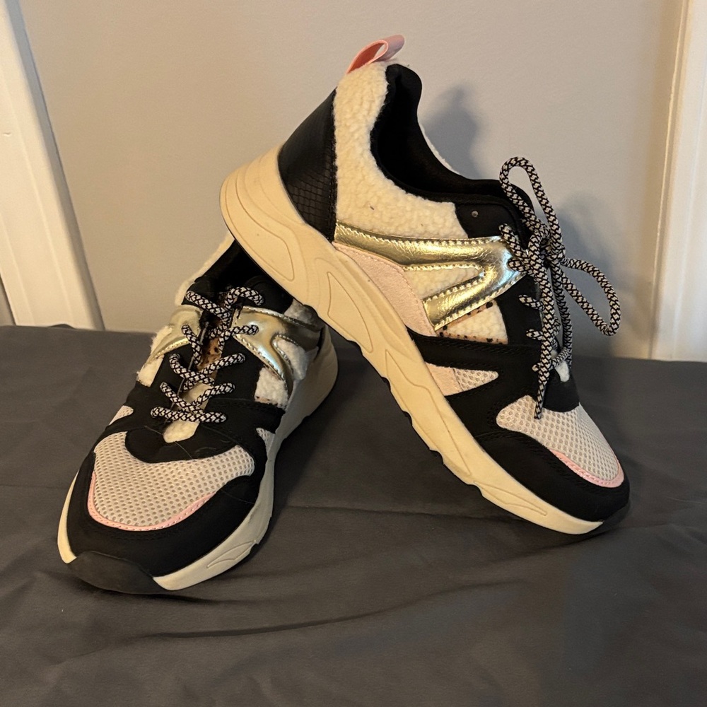 Posh Black and Cream Footwear